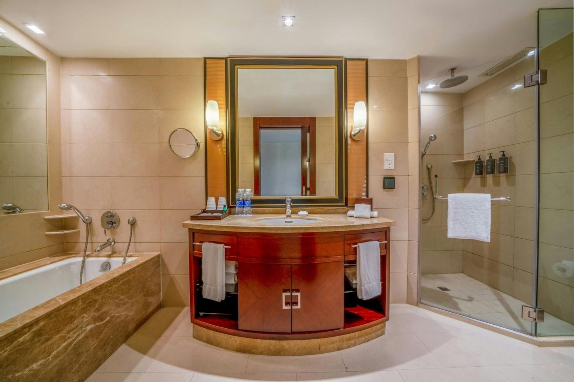 Sheraton Ningbo Hotel - Tianyi Square מראה חיצוני תמונה